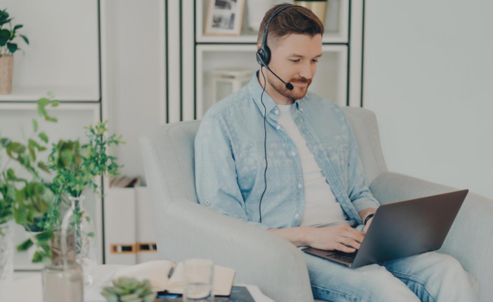 Gruppenarbeit während fortgeschrittener Budgetanalyse-Schulung mit realen Prüfungsfällen