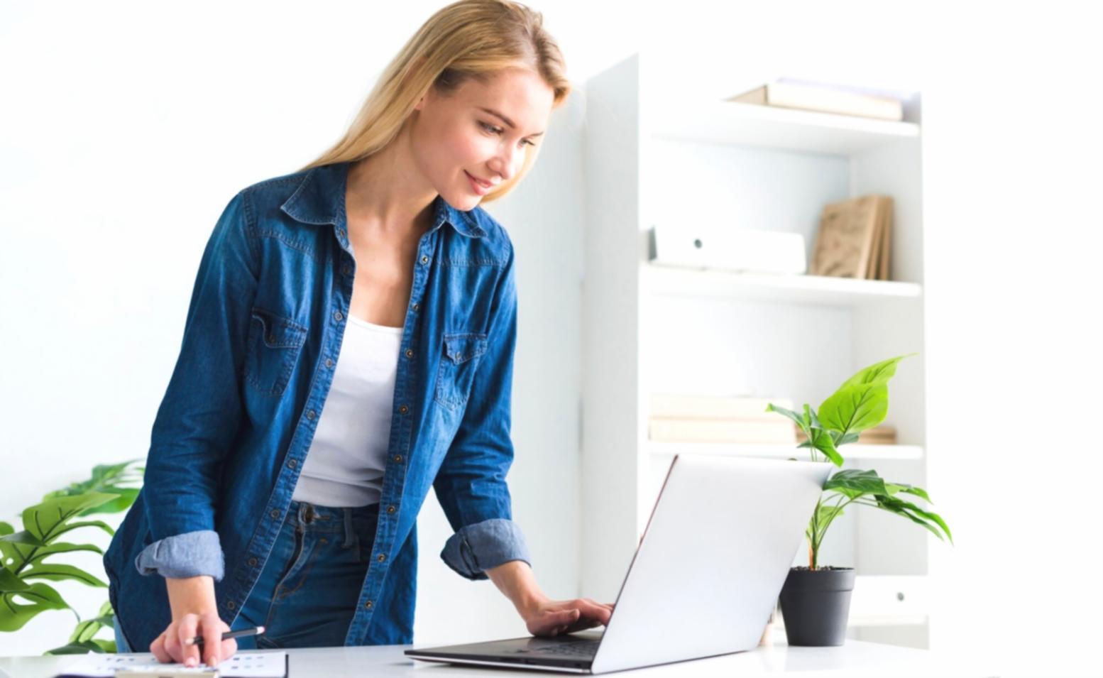 Moderne Büroumgebung für Finanzberatung und Weiterbildung